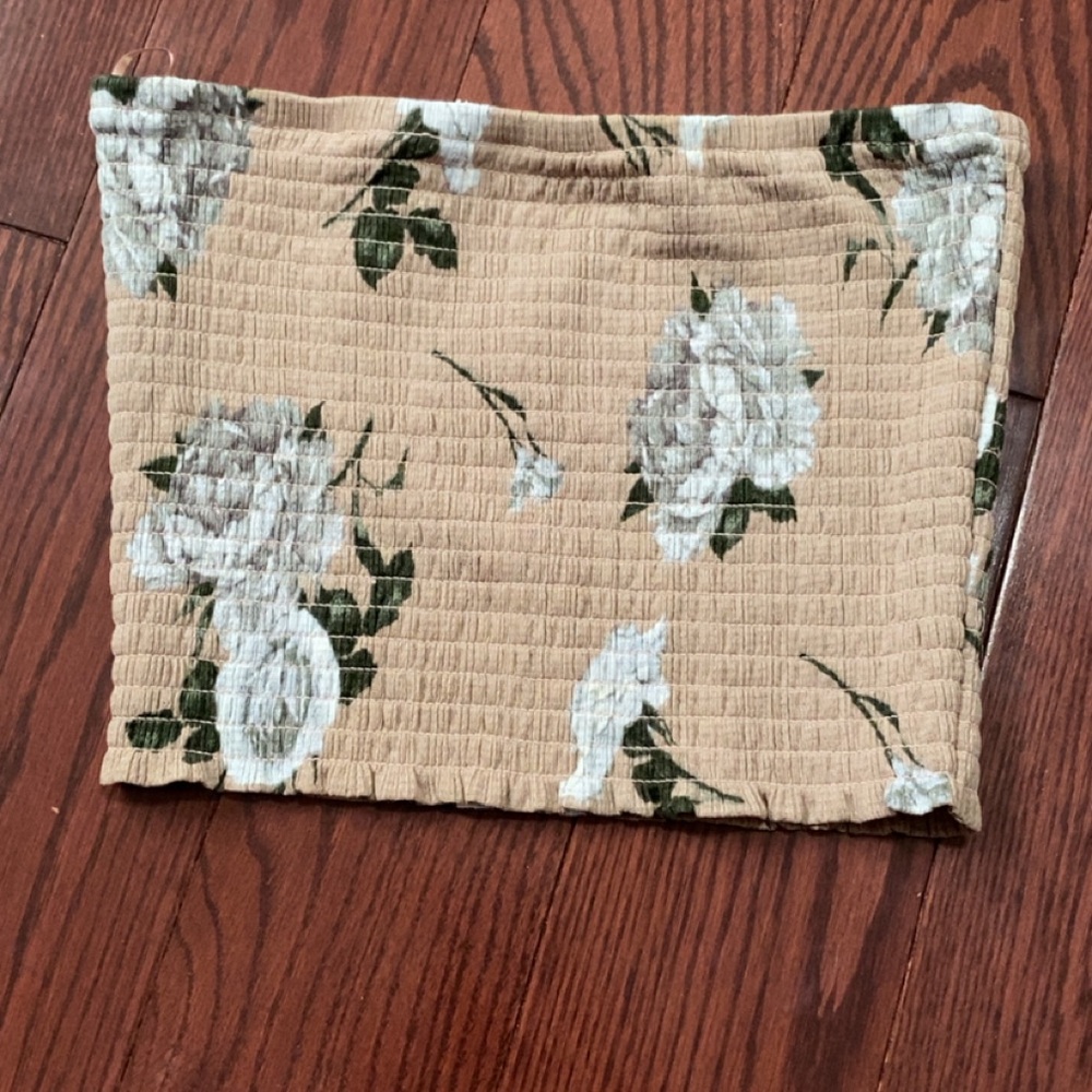 Dynamite Tan Floral Crop Top